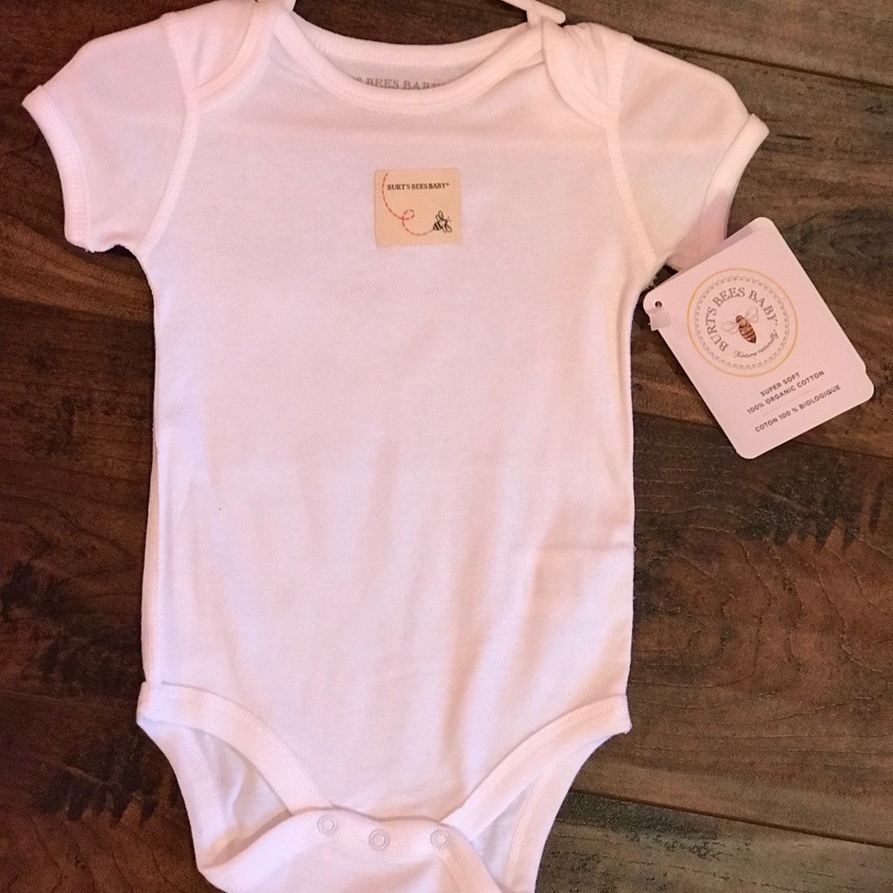 New Burt’s Bees Baby Onsie💛 Super Soft!